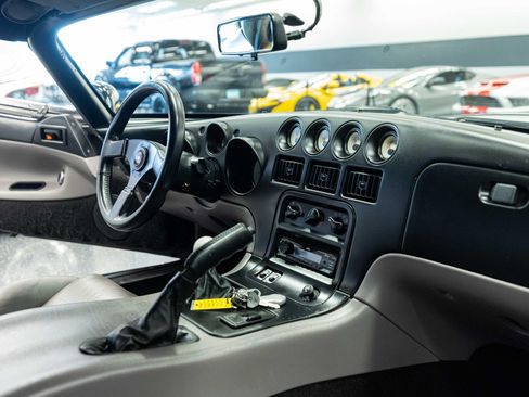 Used 1994 Dodge Viper RT/10 RWD image 10