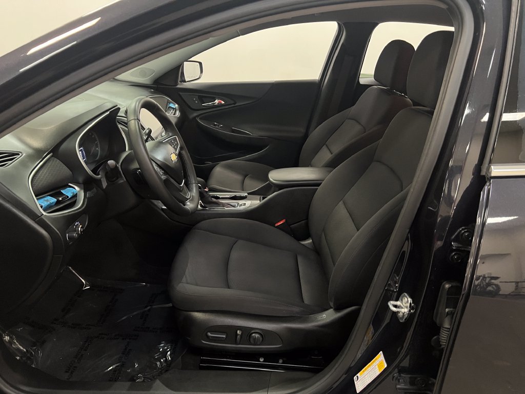 Used 2022 Chevrolet Malibu RS FWD image 9