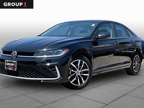 Used 2025 Volkswagen Jetta SE FWD image 1
