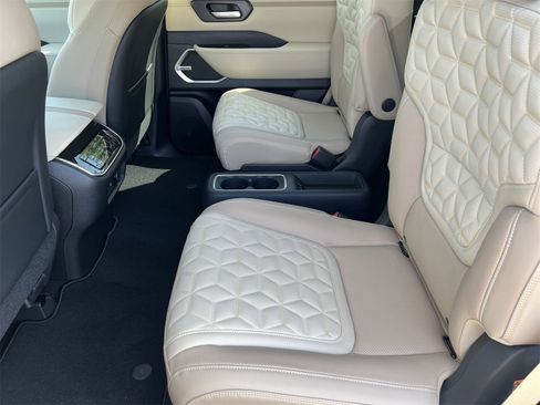 New 2025 Nissan Armada Platinum Reserve image 25