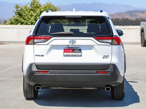 Used 2025 Toyota RAV4 XLE AWD/4WD image 6