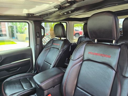 Used 2025 Jeep Wrangler Unlimited Rubicon w/ Safety Group AWD/4WD image 22