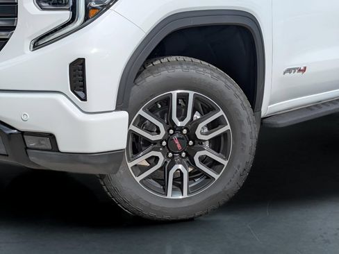 Used 2025 GMC Sierra 1500 AT4 w/ AT4 Premium Package AWD/4WD image 2