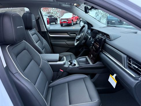 New 2026 GMC Terrain Denali w/ LPO, Floor Liner Package image 22