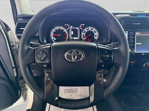 Used 2022 Toyota 4Runner TRD Off-Road AWD/4WD image 19