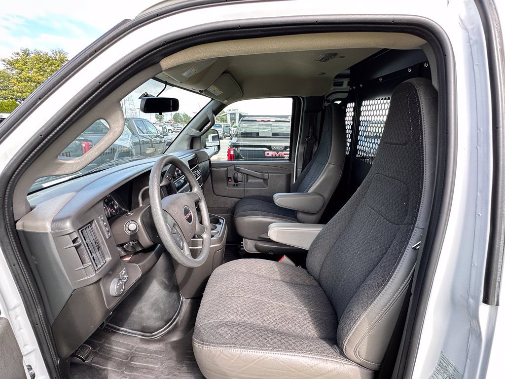 Used 2025 GMC Savana 2500 w/ Driver Convenience Package RWD image 15