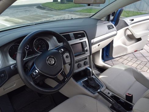 Used 2015 Volkswagen Golf TDI SE image 41