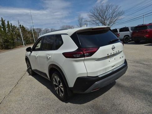 Used 2023 Nissan Rogue SV w/ SV Premium B Package image 7