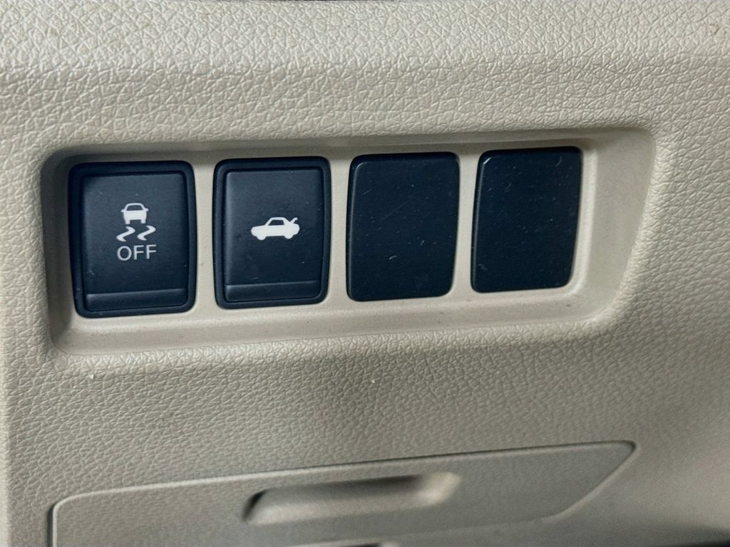 Used 2013 Nissan Altima 2.5 SV FWD image 10