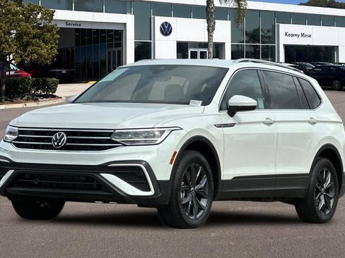 Used 2023 Volkswagen Tiguan SE FWD image 8