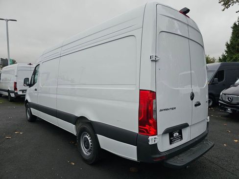 New 2025 Mercedes-Benz Sprinter 2500 image 4