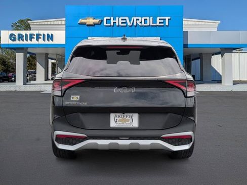 Used 2025 Kia Sportage EX FWD image 8