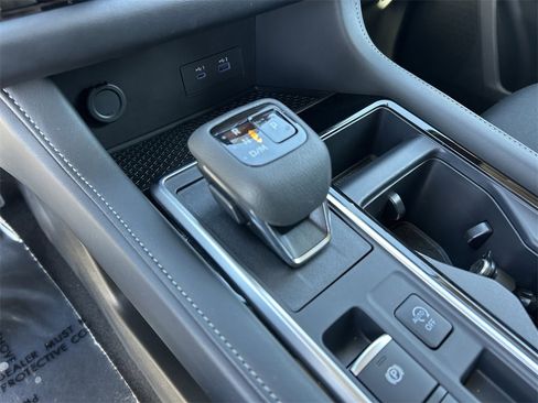 Used 2025 Nissan Pathfinder SV w/ SV Premium Package image 25