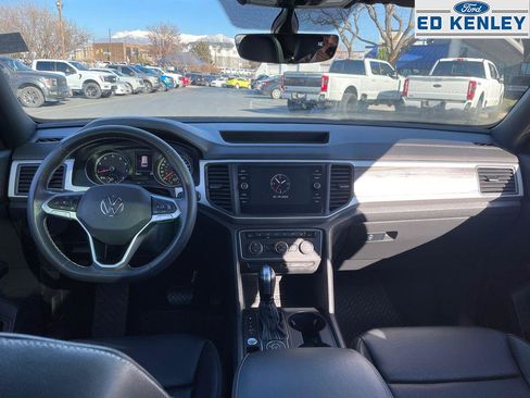 Used 2021 Volkswagen Atlas Cross Sport SE w/ Panoramic Sunroof Package image 8