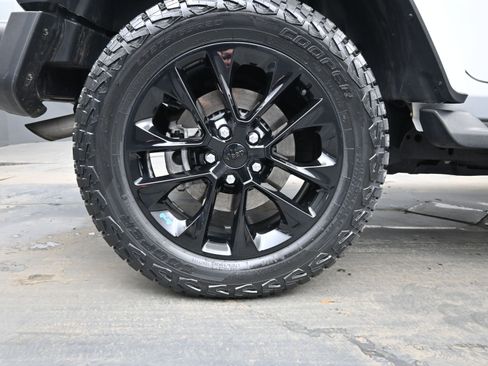 Used 2023 Jeep Wrangler Sahara w/ Cold Weather Group image 11