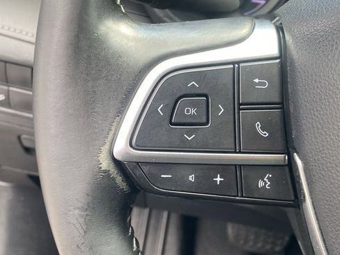 Used 2021 Toyota Highlander XLE image 17