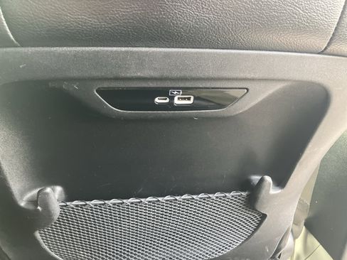 Used 2022 Chrysler Pacifica Touring-L image 29