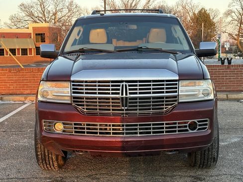 Used 2011 Lincoln Navigator 2WD image 3