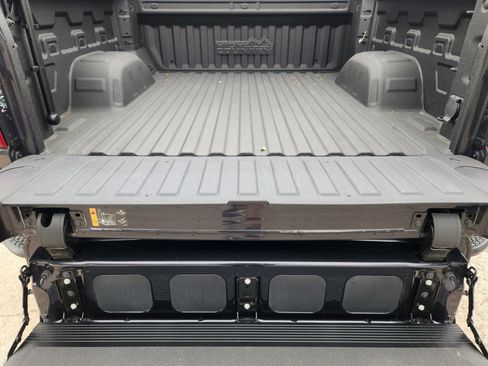Used 2024 Chevrolet Silverado 1500 High Country w/ High Country Premium Package AWD/4WD image 26