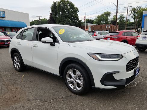 Used 2024 Honda HR-V LX image 3