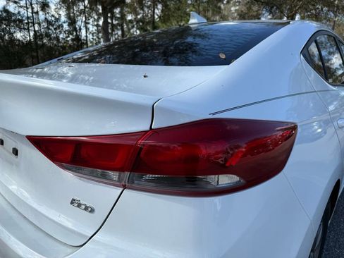 Used 2017 Hyundai Elantra ECO image 11
