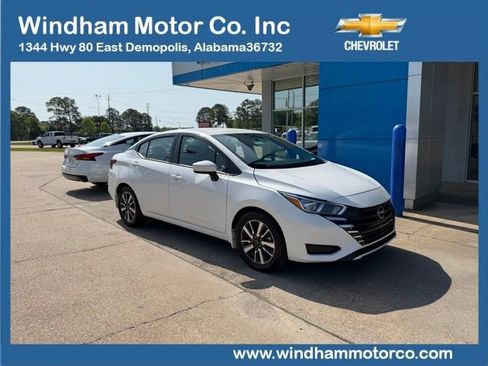 Used 2024 Nissan Versa SV w/ Trunk Package FWD image 1