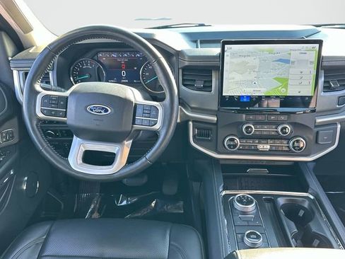 Used 2024 Ford Expedition XLT image 2