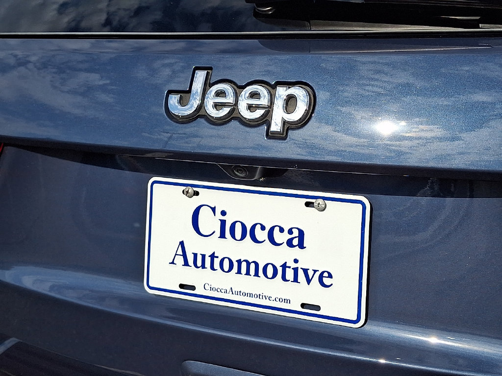 Used 2021 Jeep Grand Cherokee Limited AWD/4WD image 32