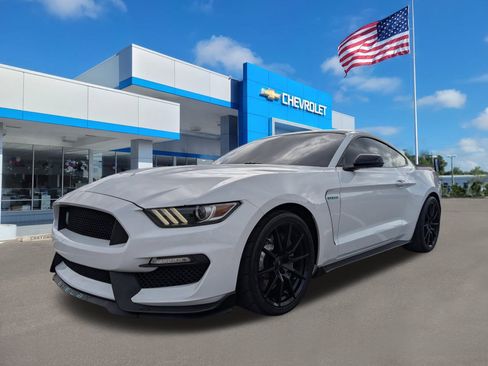 Used 2018 Ford Mustang Shelby GT350 w/ Convenience Package image 8