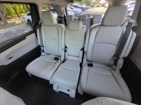 New 2026 Honda Odyssey EX-L image 13