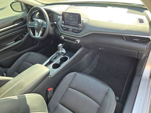 Used 2021 Nissan Altima 2.5 SV FWD image 16