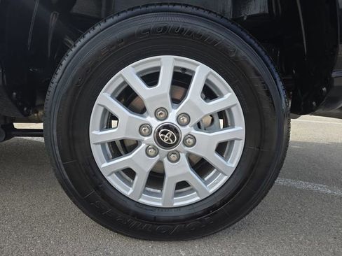 Used 2025 Toyota Tacoma SR5 image 31