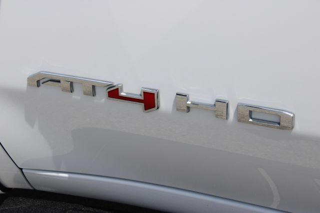 Used 2024 GMC Sierra 2500 AT4 w/ AT4 Premium Plus Package AWD/4WD image 19