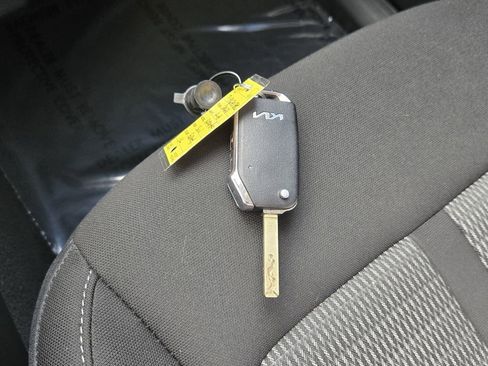 Used 2023 Kia Sorento LX image 19