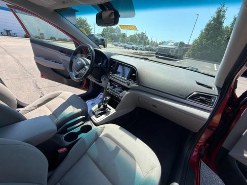 Used 2018 Hyundai Elantra Value Edition FWD image 27