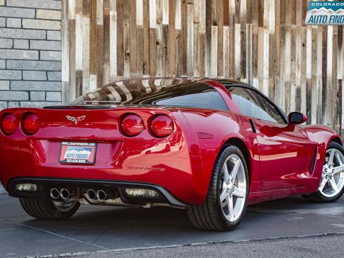 Used 2005 Chevrolet Corvette Coupe w/ Preferred Equipment Group RWD image 7