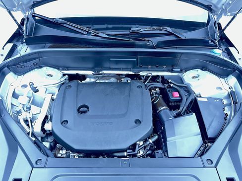 Certified 2023 Volvo XC90 B6 Plus image 29