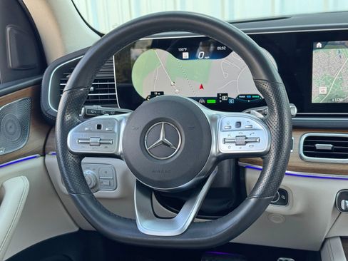 Used 2021 Mercedes-Benz GLS 580 4MATIC image 25