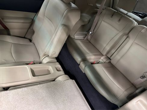 Used 2011 Toyota Highlander Limited w/ Tow Pkg FWD image 28