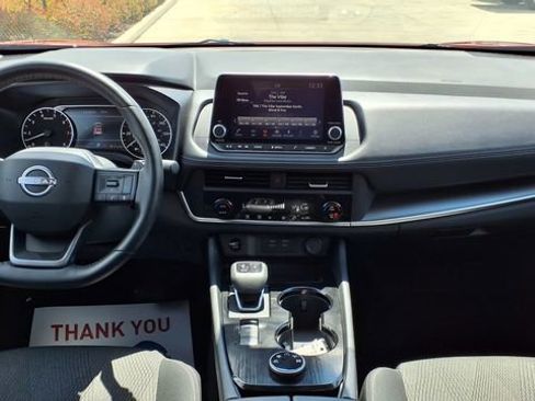 Used 2025 Nissan Rogue SV image 20