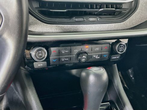 Used 2022 Jeep Compass Latitude w/ Convenience Group AWD/4WD image 15