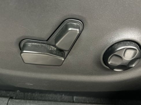 Certified 2021 Jeep Cherokee Limited w/ Mopar Interior Package AWD/4WD image 10