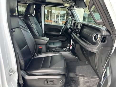 Certified 2025 Jeep Gladiator Sport AWD/4WD image 41