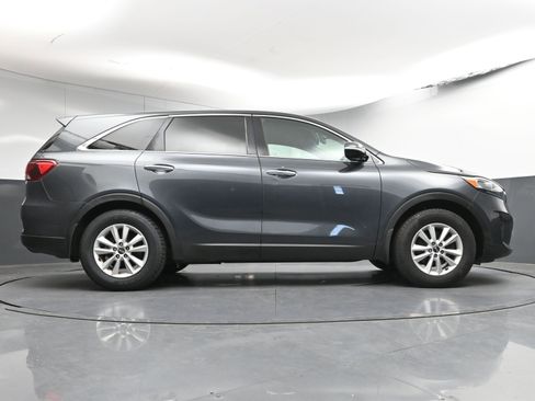 Used 2020 Kia Sorento LX image 28