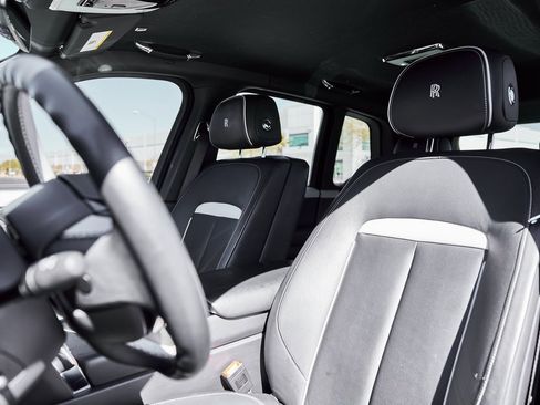 Used 2023 Rolls-Royce Cullinan image 48