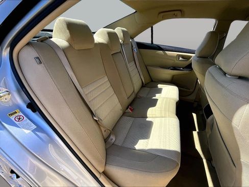 Used 2015 Toyota Camry LE FWD image 19
