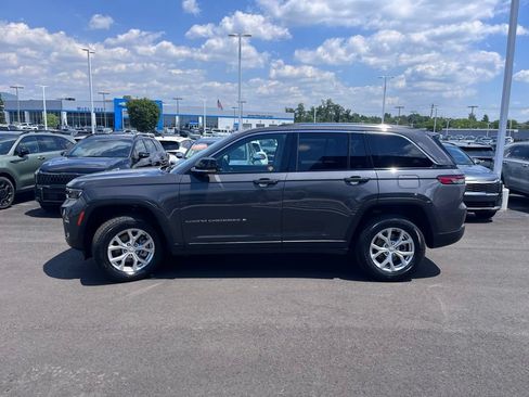 Used 2023 Jeep Grand Cherokee Limited AWD/4WD image 8
