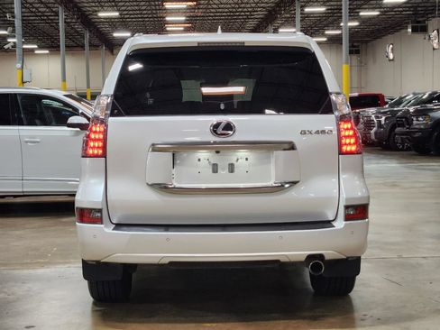 Used 2023 Lexus GX 460 Luxury w/ Accessory Package AWD/4WD image 7
