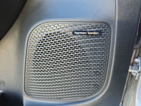 New 2026 Chrysler Pacifica Limited w/ Uconnect Theater Family Group image 11