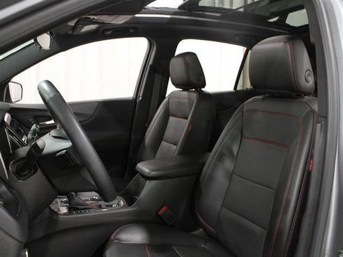 Used 2023 Chevrolet Equinox RS w/ RS Leather Package image 5